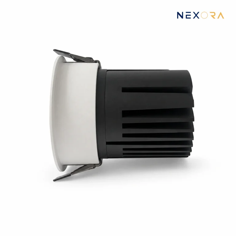 Đèn spotlight giải pháp NEXORA PC-75R nhìn từ bên hông